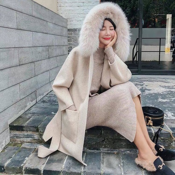 Women wool coat. - Picture 6 of 8